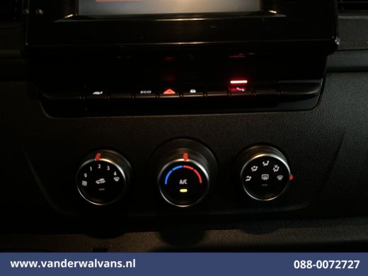 Renault Master 2.3 dCi 136pk L3H2 Euro6 Airco | Camera | Navigatie | LED | Cruisecontrol | 2500kg Trekhaak Parke... ActivLease financial lease