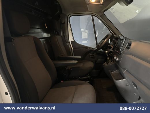 Renault Master 2.3 dCi 136pk L3H2 Euro6 Airco | Camera | Navigatie | LED | Cruisecontrol | 2500kg Trekhaak Parke... ActivLease financial lease