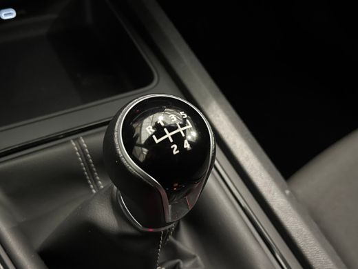 Seat Leon Sportstourer 1.0 TSI Reference Climate | Cruise | Apple Carplay/Android Auto | | Achterbank in de... ActivLease financial lease