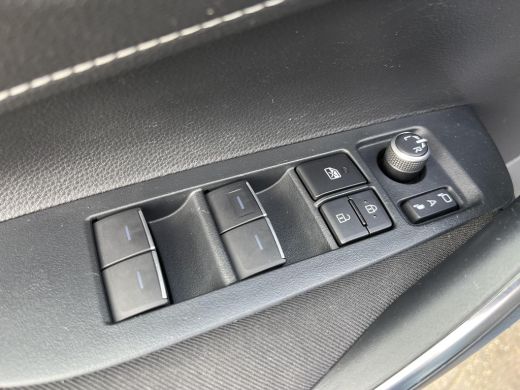 Toyota Corolla Touring Sports 1.8 Hybrid Dynamic | Navigatie | Apple CarPlay/Android auto | Achteruitrijcamera | Parkeersensoren ActivLease financial lease