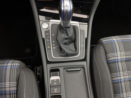 Volkswagen Golf 1.4 TSI PHEV GTE (Plug-in) (INCL-BTW) Aut. *PANO | ADAPTIVE-CRUISE | FULL-LED | DIGI-COCKPIT | BL... ActivLease financial lease