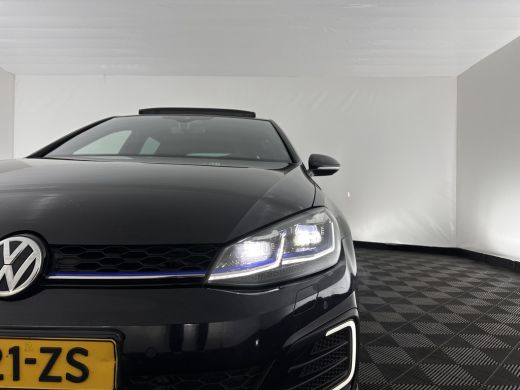 Volkswagen Golf 1.4 TSI PHEV GTE (Plug-in) (INCL-BTW) Aut. *PANO | ADAPTIVE-CRUISE | FULL-LED | DIGI-COCKPIT | BL... ActivLease financial lease
