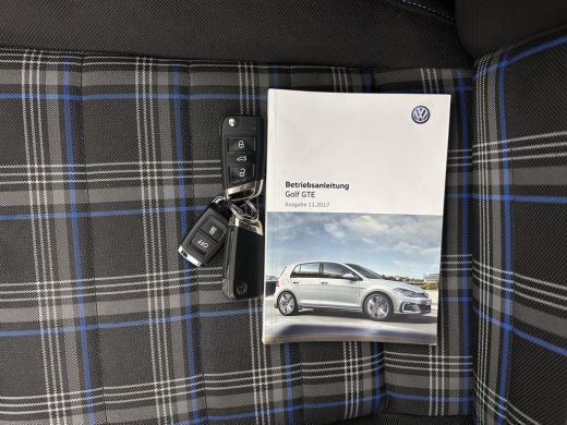 Volkswagen Golf 1.4 TSI PHEV GTE (Plug-in) (INCL-BTW) Aut. *PANO | ADAPTIVE-CRUISE | FULL-LED | DIGI-COCKPIT | BL... ActivLease financial lease