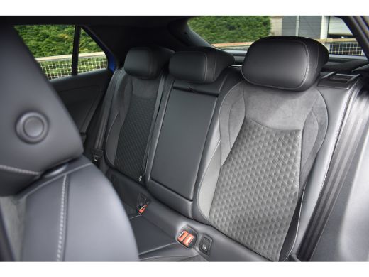 Volkswagen T-Roc R-Line First Edition | CAMERA | STOEL.VERW | IQ.LIGHTS | LED | APP.CONNECT | 3-ZONE CLIMA | BLACK... ActivLease financial lease