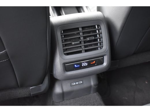 Volkswagen T-Roc R-Line First Edition | CAMERA | STOEL.VERW | IQ.LIGHTS | LED | APP.CONNECT | 3-ZONE CLIMA | BLACK... ActivLease financial lease