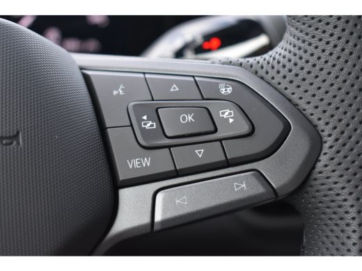 Volkswagen T-Roc R-Line First Edition | CAMERA | STOEL.VERW | IQ.LIGHTS | LED | APP.CONNECT | 3-ZONE CLIMA | BLACK... ActivLease financial lease