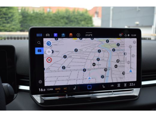 Volkswagen T-Roc R-Line First Edition | CAMERA | STOEL.VERW | IQ.LIGHTS | LED | APP.CONNECT | 3-ZONE CLIMA | BLACK... ActivLease financial lease