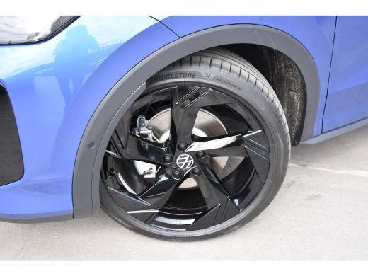 Volkswagen T-Roc R-Line First Edition | CAMERA | STOEL.VERW | IQ.LIGHTS | LED | APP.CONNECT | 3-ZONE CLIMA | BLACK... ActivLease financial lease