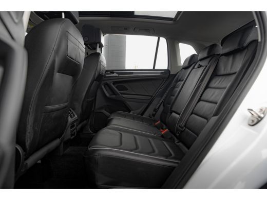 Volkswagen Tiguan 1.4 TSI eHybrid 245PK Elegance | Trekhaak | Panoramadak | Leder | 360 Camera | Stoelen Elektrisch... ActivLease financial lease