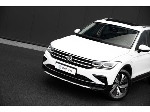 Volkswagen Tiguan 1.4 TSI eHybrid 245PK Elegance | Trekhaak | Panoramadak | Leder | 360 Camera | Stoelen Elektrisch... ActivLease financial lease