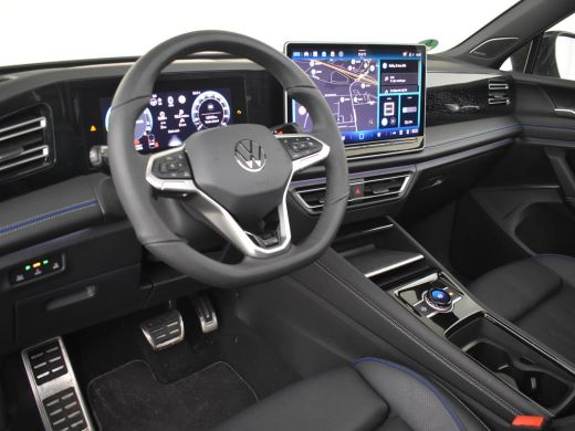 Volkswagen Tiguan 1.5 eHybrid R-Line Edition 272pk DSG/AUTO | Lederen bekleding | Head-up display | Elektrisch vers... ActivLease financial lease