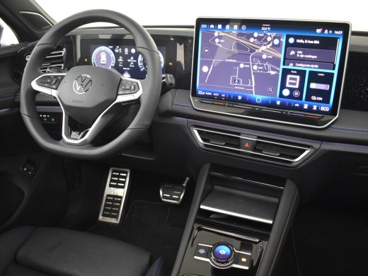 Volkswagen Tiguan 1.5 eHybrid R-Line Edition 272pk DSG/AUTO | Lederen bekleding | Head-up display | Elektrisch vers... ActivLease financial lease
