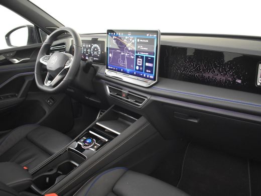 Volkswagen Tiguan 1.5 eHybrid R-Line Edition 272pk DSG/AUTO | Lederen bekleding | Head-up display | Elektrisch vers... ActivLease financial lease
