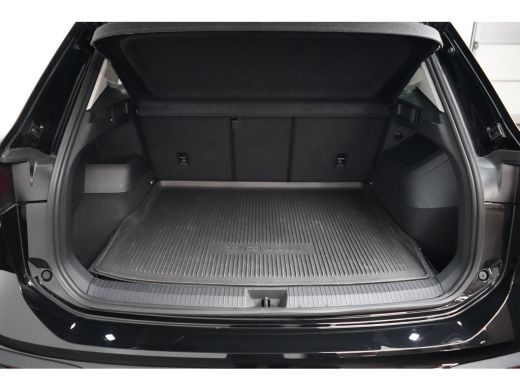 Volkswagen Tiguan 1.5 eTSI 150 pk Life Edition 7-DSG | Trekhaak | Achteruitrijcamera | Apple Carplay | Climatronic | ActivLease financial lease