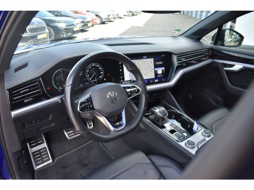 Volkswagen Touareg 3.0 TSI eHybrid 462PK 4MOTION R | SOH 91% | ALARM | TREKHAAK | 21 INCH | LUCHTVERING | PANORAMADA... ActivLease financial lease