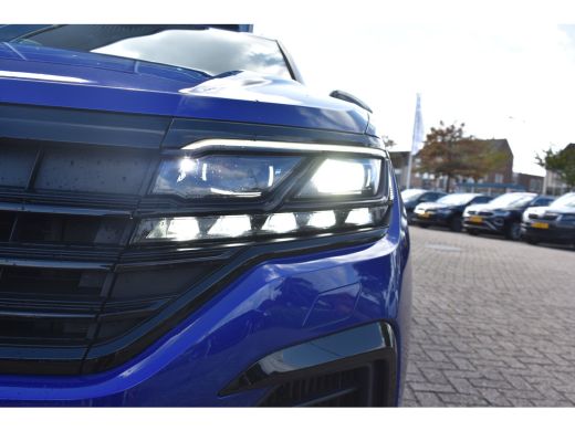 Volkswagen Touareg 3.0 TSI eHybrid 462PK 4MOTION R | SOH 91% | ALARM | TREKHAAK | 21 INCH | LUCHTVERING | PANORAMADA... ActivLease financial lease
