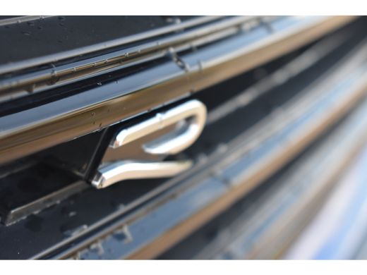 Volkswagen Touareg 3.0 TSI eHybrid 462PK 4MOTION R | SOH 91% | ALARM | TREKHAAK | 21 INCH | LUCHTVERING | PANORAMADA... ActivLease financial lease