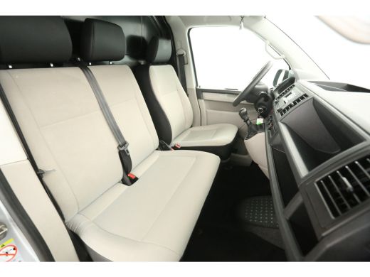 Volkswagen Transporter 2.0 TSI L1H1 150PK | BENZINE | Airco | 3 Zits | Parkeersensoren | Elektrpakket ActivLease financial lease
