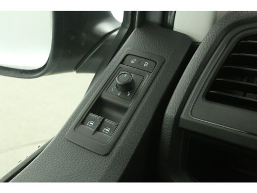 Volkswagen Transporter 2.0 TSI L1H1 150PK | BENZINE | Airco | 3 Zits | Parkeersensoren | Elektrpakket ActivLease financial lease
