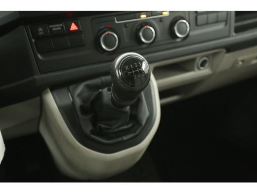 Volkswagen Transporter 2.0 TSI L1H1 150PK | BENZINE | Airco | 3 Zits | Parkeersensoren | Elektrpakket ActivLease financial lease