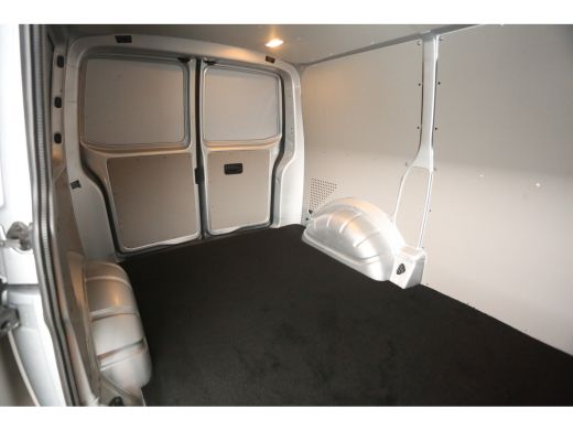 Volkswagen Transporter 2.0 TSI L1H1 150PK | BENZINE | Airco | 3 Zits | Parkeersensoren | Elektrpakket ActivLease financial lease