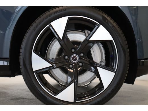 Volvo  EX90 Twin Motor 408PK Ultra 111kWh 22'' | Luchtvering | Soft Close | Getint Glas | Pilot Assist ActivLease financial lease