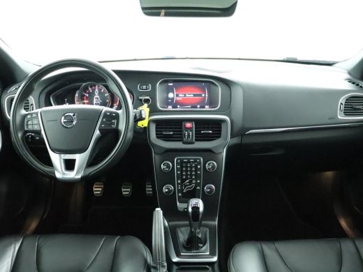 Volvo  V40 2.0 T2 R-Design | Panorama dak | Camera | PDC | Elektrisch verstelbare stoel | Navi ActivLease financial lease