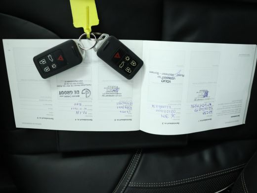 Volvo  V40 2.0 T2 R-Design | Panorama dak | Camera | PDC | Elektrisch verstelbare stoel | Navi ActivLease financial lease