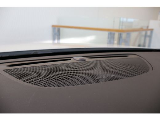 Volvo  V60 T6 350PK AWD Plus Dark | Trekhaak | 360&deg; | Contourstoelen | HK | All Season ActivLease financial lease