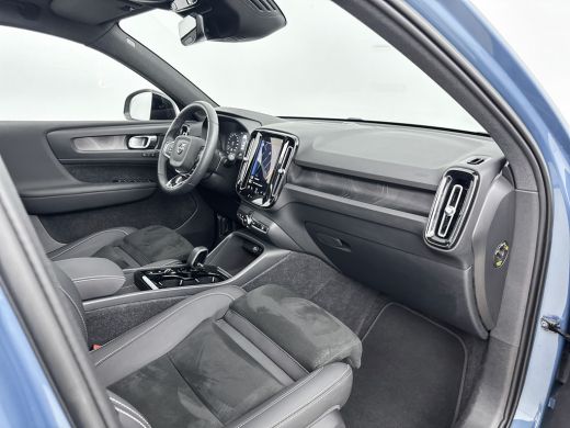 Volvo  XC40 T5 Recharge Ultimate Dark | 19" Allseason | Panoramadak | Trekhaak | Harman Kardon | Elektr. vers... ActivLease financial lease