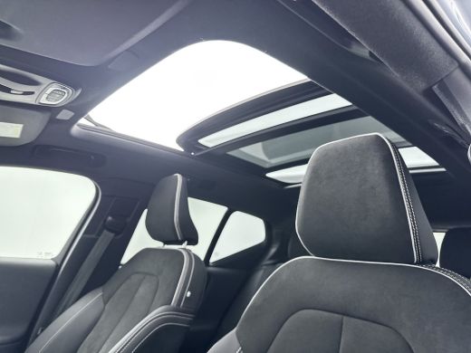 Volvo  XC40 T5 Recharge Ultimate Dark | 19" Allseason | Panoramadak | Trekhaak | Harman Kardon | Elektr. vers... ActivLease financial lease