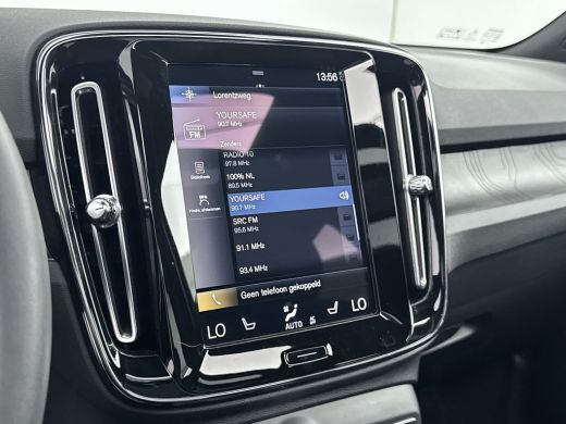 Volvo  XC40 T5 Recharge Ultimate Dark | 19" Allseason | Panoramadak | Trekhaak | Harman Kardon | Elektr. vers... ActivLease financial lease