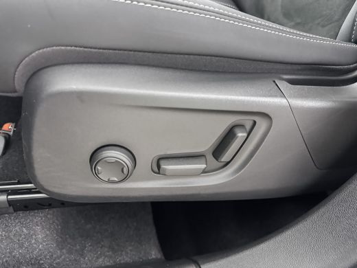 Volvo  XC40 T5 Recharge Ultimate Dark | 19" Allseason | Panoramadak | Trekhaak | Harman Kardon | Elektr. vers... ActivLease financial lease