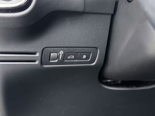 Volvo  XC40 T5 Recharge Ultimate Dark | 19" Allseason | Panoramadak | Trekhaak | Harman Kardon | Elektr. vers... ActivLease financial lease