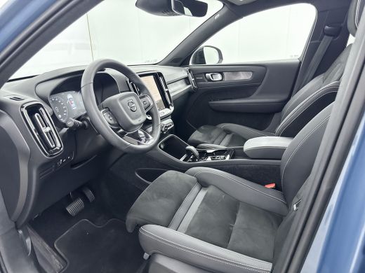 Volvo  XC40 T5 Recharge Ultimate Dark | 19" Allseason | Panoramadak | Trekhaak | Harman Kardon | Elektr. vers... ActivLease financial lease