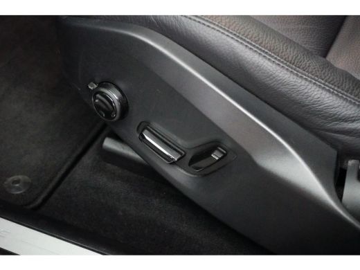 Volvo  XC60 2.0 T6 Plug-in hybrid AWD Ultimate Bright | Luchtvering | Panoramadak | Harman/Kardon | 360 Camer... ActivLease financial lease