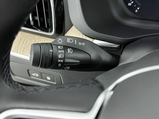 Volvo  XC60 NEW MODEL 2.0 T6 Plug-in hybrid AWD Plus Dark | Panoramadak | PDC V+A en 360 Camera | Stoel+stuur... ActivLease financial lease