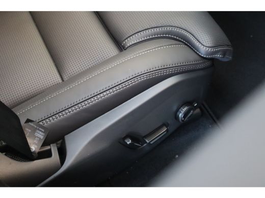 Volvo  XC60 T6 350PK AWD Ultra Dark | Executive | Luchtvering | B&W | 21" | Massage | HUD ActivLease financial lease