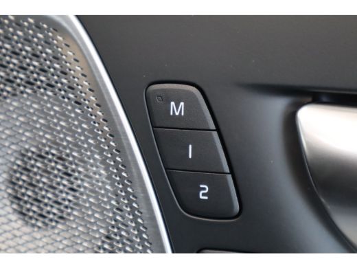 Volvo  XC60 T6 350PK AWD Ultra Dark | Executive | Luchtvering | B&W | 21" | Massage | HUD ActivLease financial lease