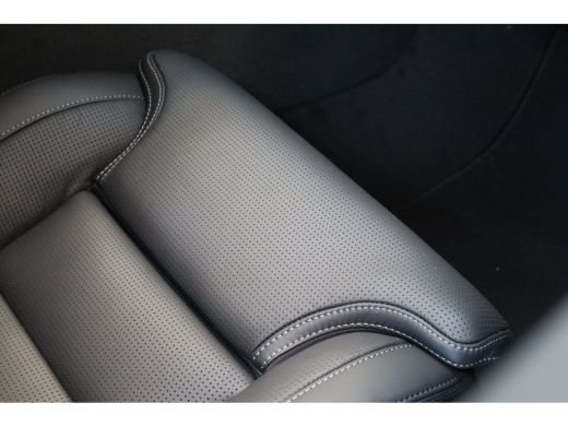 Volvo  XC60 T6 350PK AWD Ultra Dark | Executive | Luchtvering | B&W | 21" | Massage | HUD ActivLease financial lease