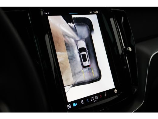 Volvo  XC60 T6 Plug-in hybrid AWD Plus Dark 360 Camera | Panoramadak | Sportstoelen | Wegklapbare trekhaak | ... ActivLease financial lease