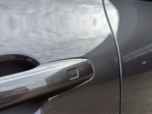 Volvo  XC60 T6 Plug-in hybrid AWD Plus Dark 360 Camera | Panoramadak | Sportstoelen | Wegklapbare trekhaak | ... ActivLease financial lease