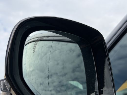 Volvo  XC60 T6 Plug-in hybrid AWD Plus Dark 360 Camera | Panoramadak | Sportstoelen | Wegklapbare trekhaak | ... ActivLease financial lease