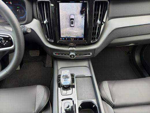 Volvo  XC60 T6 Plug-in hybrid AWD Plus Dark 360 Camera | Panoramadak | Sportstoelen | Wegklapbare trekhaak | ... ActivLease financial lease