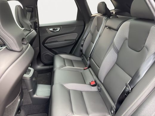 Volvo  XC60 T6 Plug-in hybrid AWD Plus Dark 360 Camera | Panoramadak | Sportstoelen | Wegklapbare trekhaak | ... ActivLease financial lease