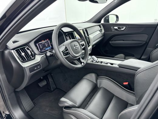 Volvo  XC60 T6 Recharge Plus Dark | 19" Allseason | Sportstoelen | Trekhaak | Full LED | Elektrisch verstelba... ActivLease financial lease