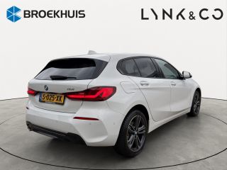BMW 1 Serie Business Edition Plus | Sportstuur | Sportstoelen | Parkeersensoren voor en achter | Achteruitrij...