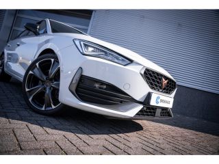 CUPRA Leon Sportstourer 1.4 VZ e-Hybrid 245PK | Achteruitrijcamera | Full-LED koplampen | Lichtmetalen velgen 19"