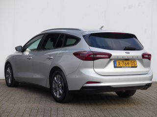 Ford Focus 1.0 EcoBoost Hybrid 125PK Titanium | ADAPTIVE CRUISE | DODEHOEKDETECTIE | CAMERA | PRIVACY GLAS |