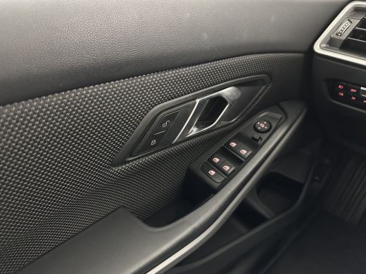 BMW 3 Serie 320i Business Edition (INCL-BTW) Aut. *FULL-LED | NAVI-FULLMAP | COMFORTSEATS | HIFI-SOUND | DIGI... ActivLease financial lease